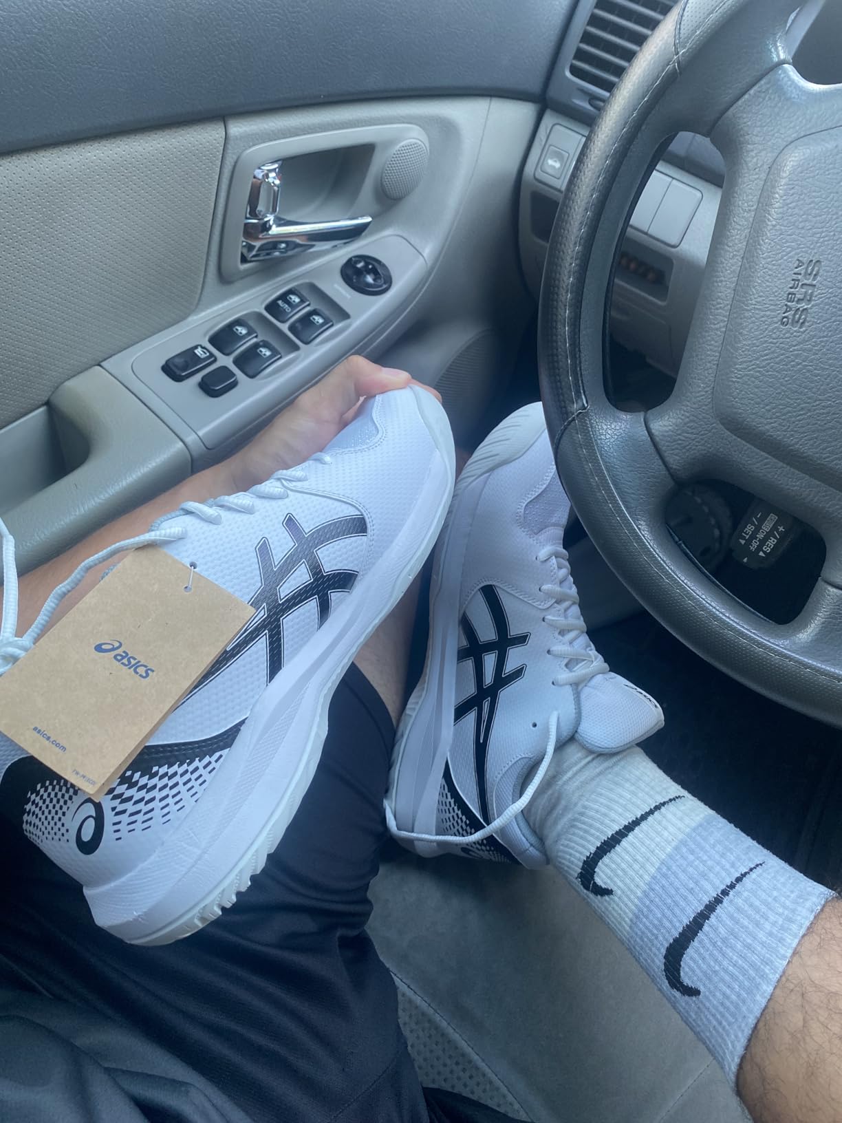 ASICS Gel-Dedicate 8 lace-up closure and upper construction detail