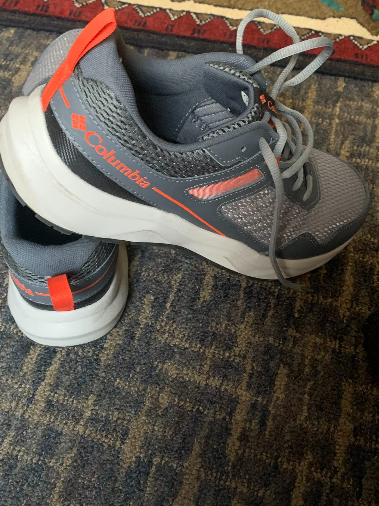 Columbia Plateau outsole showing Omni-Grip rubber tread pattern with directional lugs for multi-terrain grip