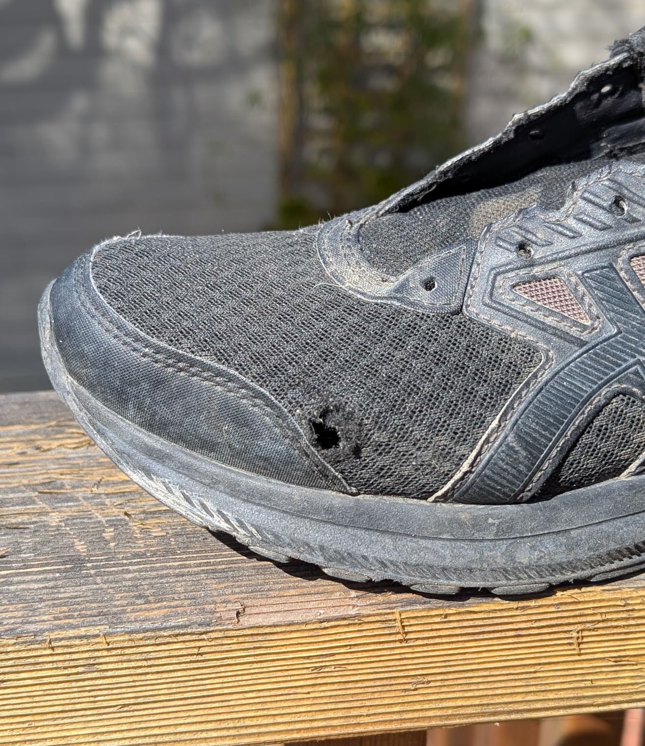 ASICS Gel-Contend 9 mesh upper showing potential durability concern at toe flex point