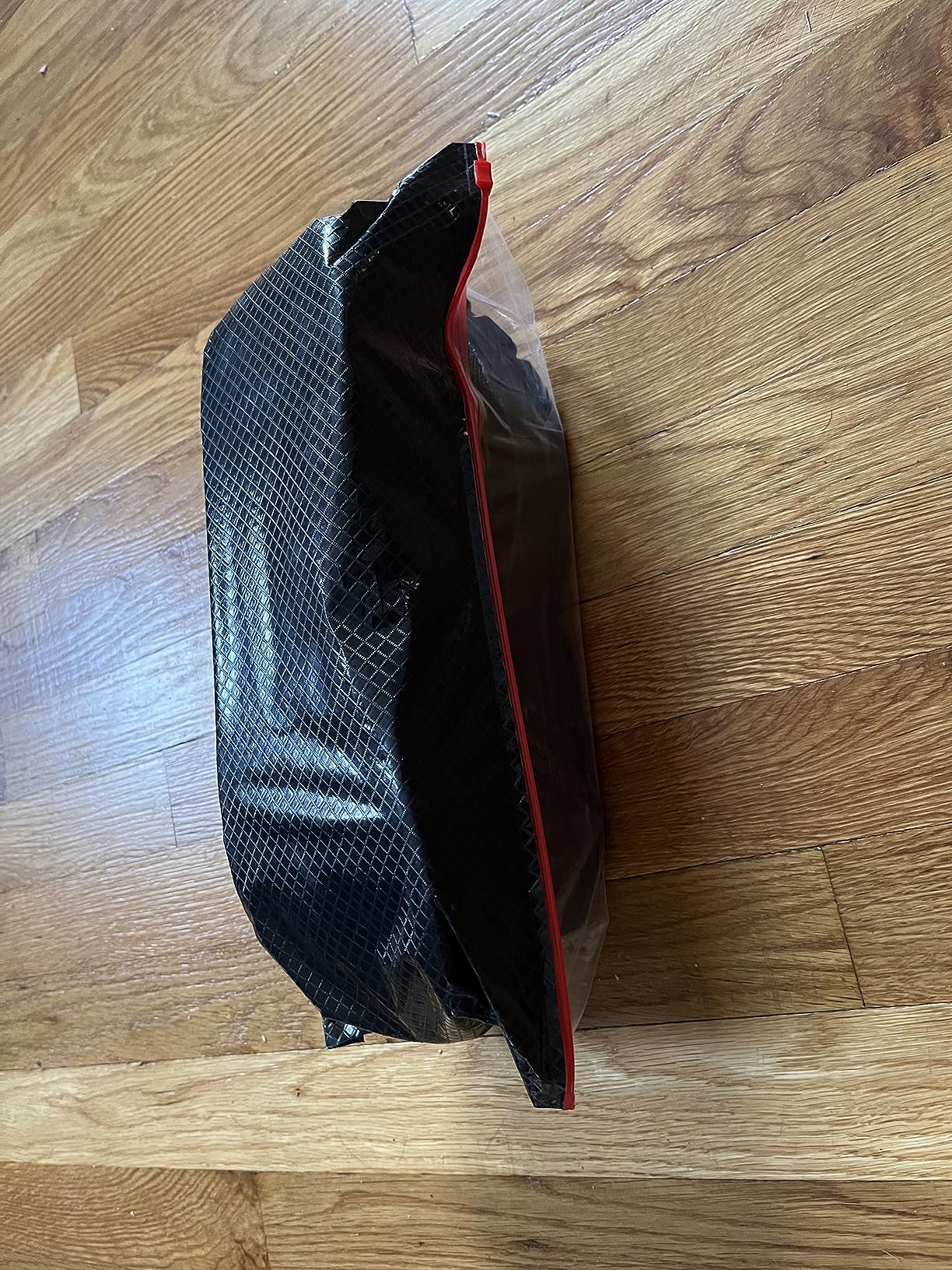 Kapsen shoe packaging showing marketing claims compared to real-world performance