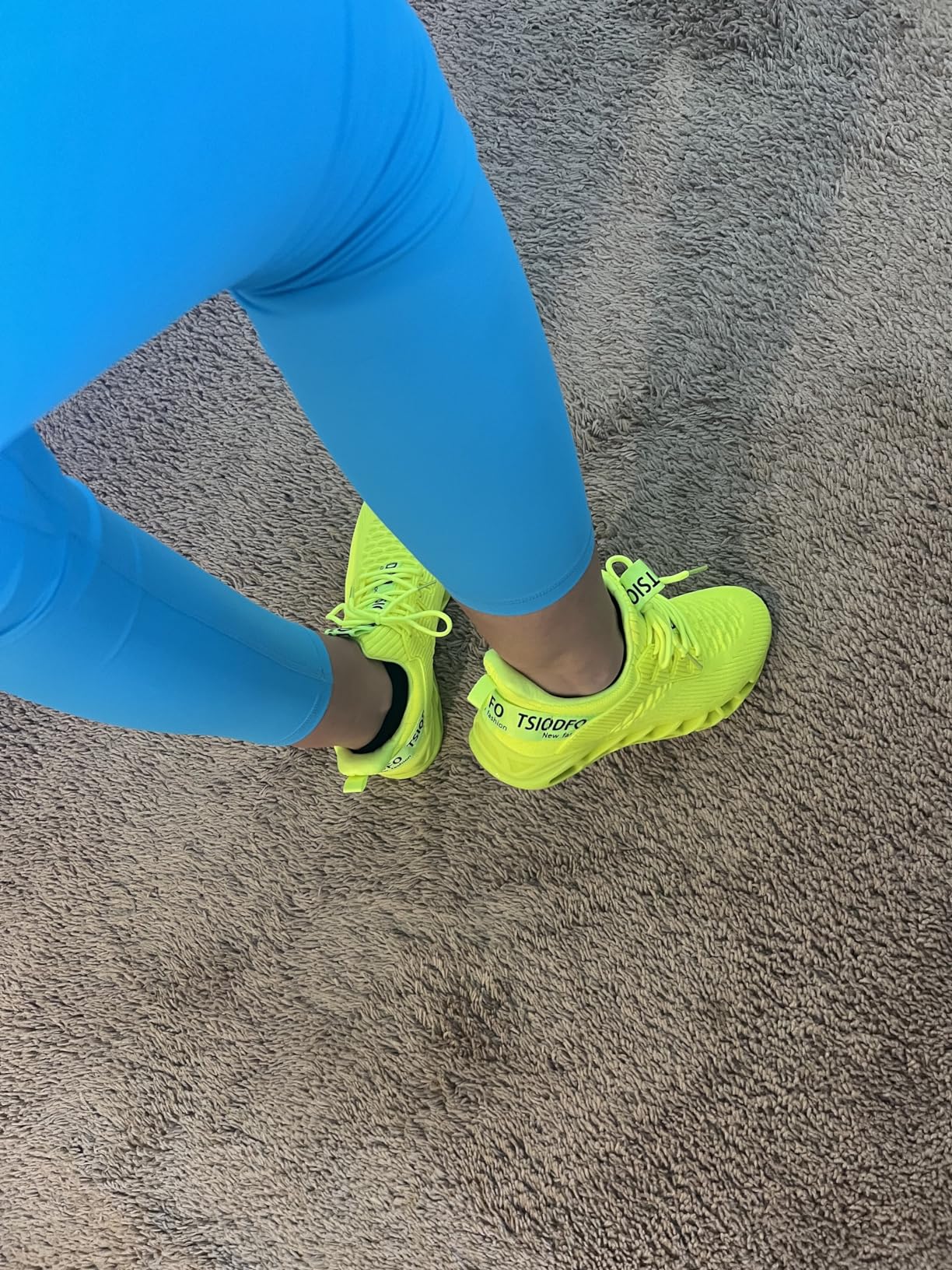 SKDOIUL mesh upper construction with elastic lace-up design showing breathable fabric and lacing system detail