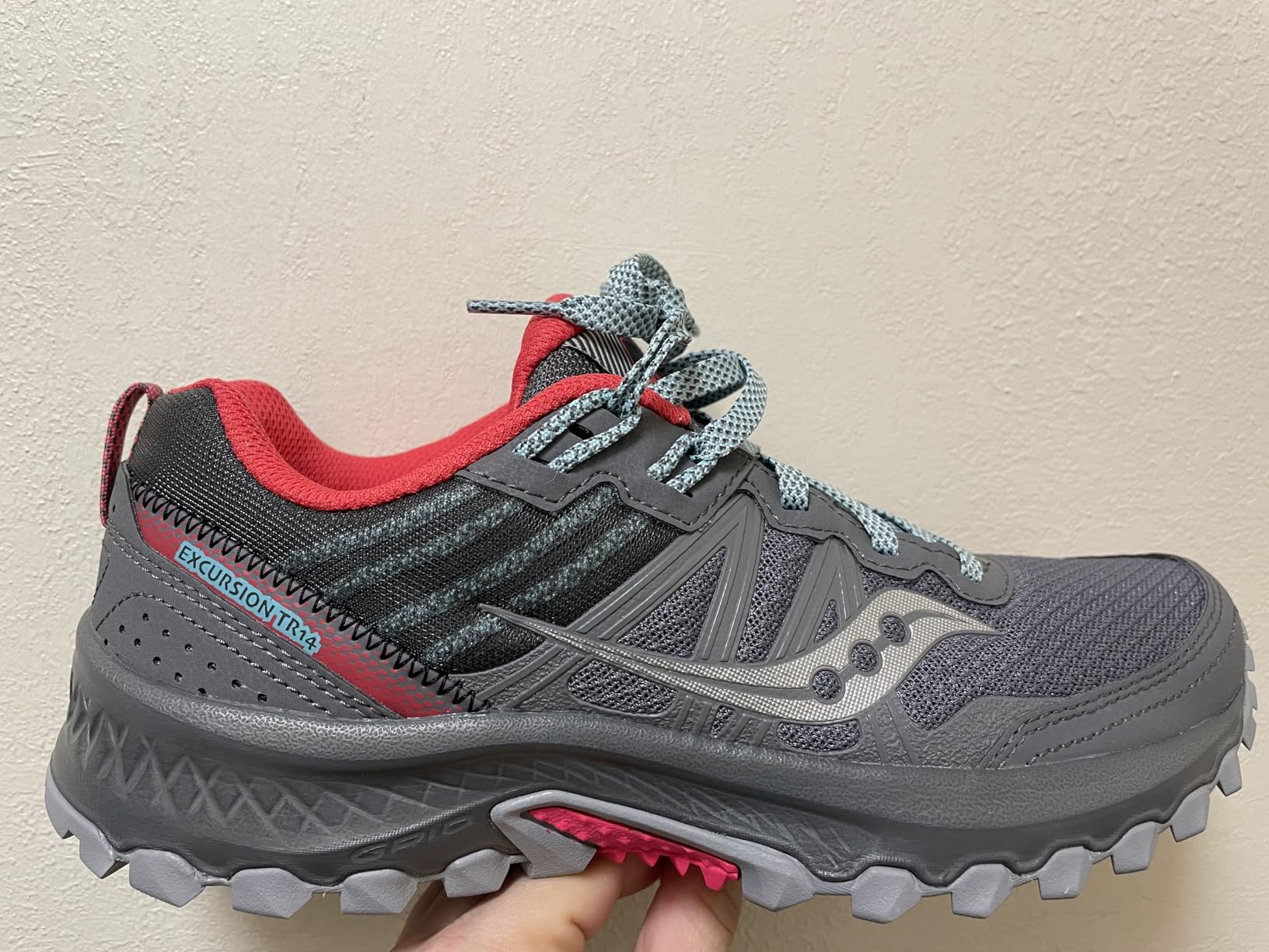 Final product shot of Saucony Women's Excursion TR14 trail running shoe