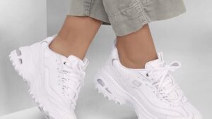 Skechers Women's D'lites Fresh Start Memory Foam Lace Up Sneaker